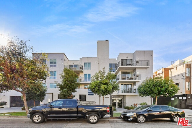 Photo - 5229 Willowcrest Ave Unit 208