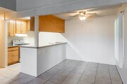 2BR, 1BA - 868SF - Park Plaza Apartments