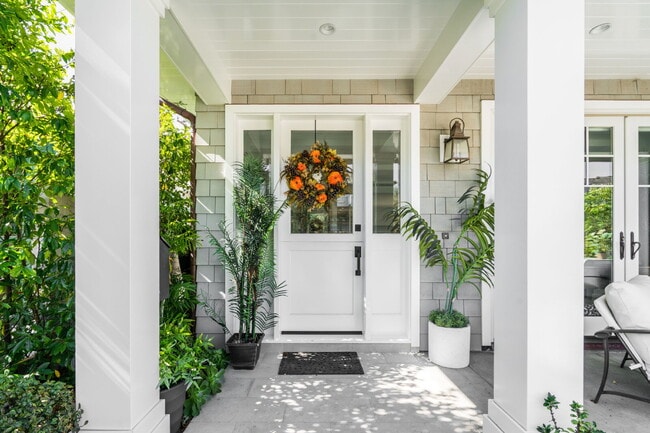 Photo - California Coastal Awaits: Luxurious Custo...