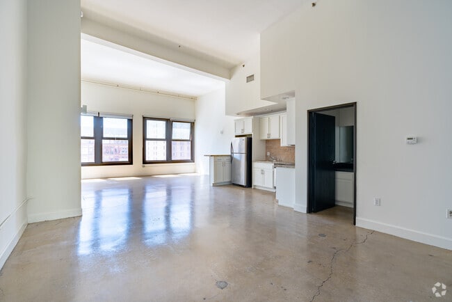 Live/Work Studio Loft - 920SF - City Lofts