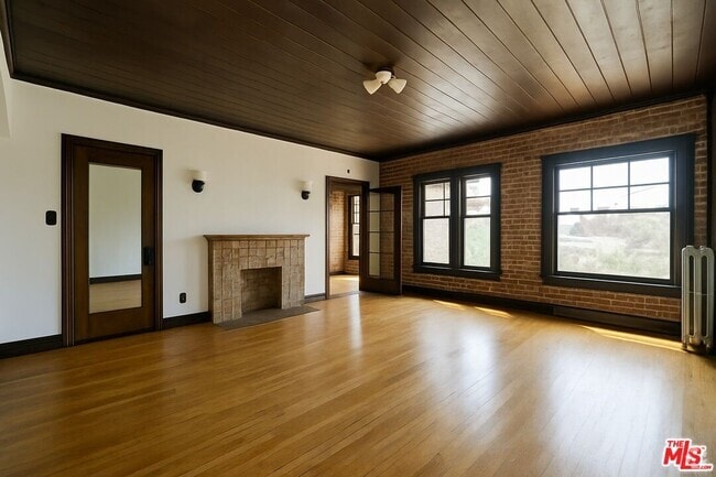 Building Photo - 2121 James M Wood Blvd Rental