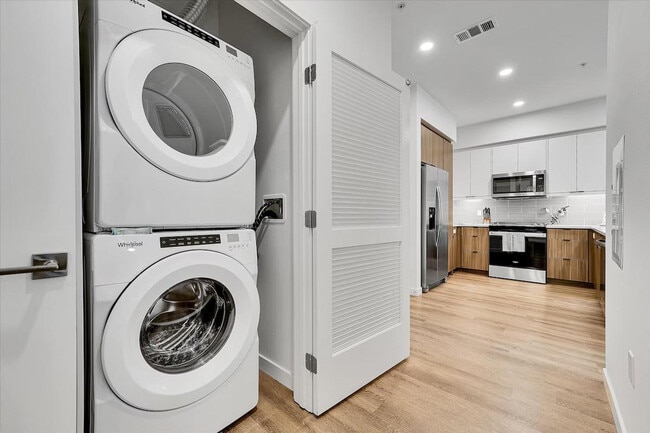 Photo - 593 Camino De La Reina Unit ID1343835P