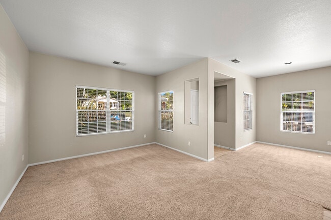 Photo - 1848 Sebastopol St