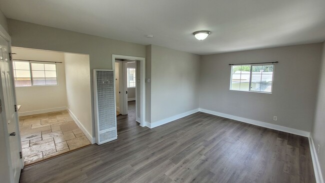 Building Photo - s12411 Unit 12413