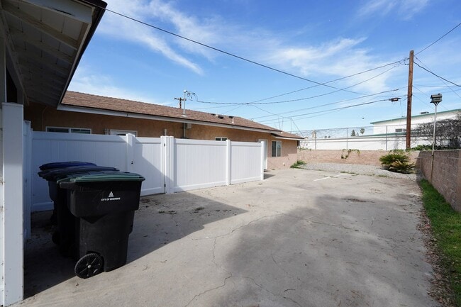 Photo - 3627 Harding St Unit 3