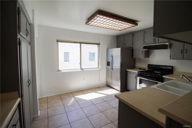 Photo - 6204 1/2 Shoup Avenue, Los Angeles, CA 913...