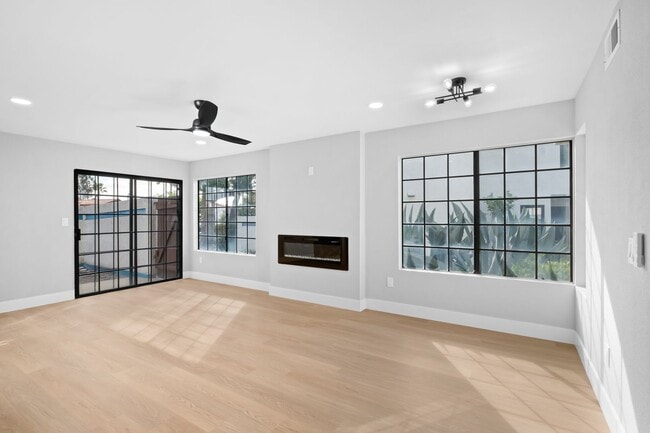 Photo - Move-In-Ready Townhome-Style Unit in Chula Vista!