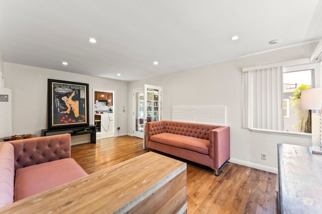 Photo - 8016 Denrock Ave