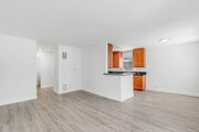 Photo - 1812 Westholme Ave Apartments