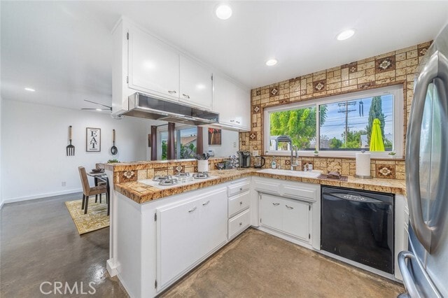 Photo - 22349 Vanowen St