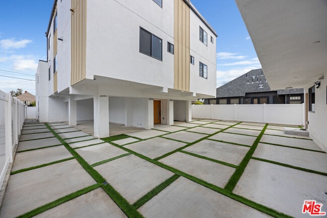 Photo - 3207 W 18th St