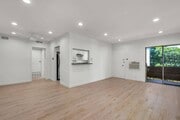 Photo - 1361 Laurel Ave Unit 18
