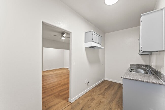 Photo - 842 W 83rd St Unit 01