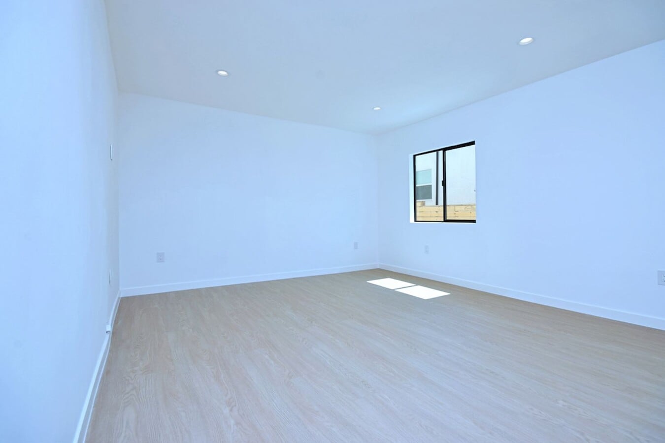 Photo - 3412 Bellevue Ave Apartment Unit 3414