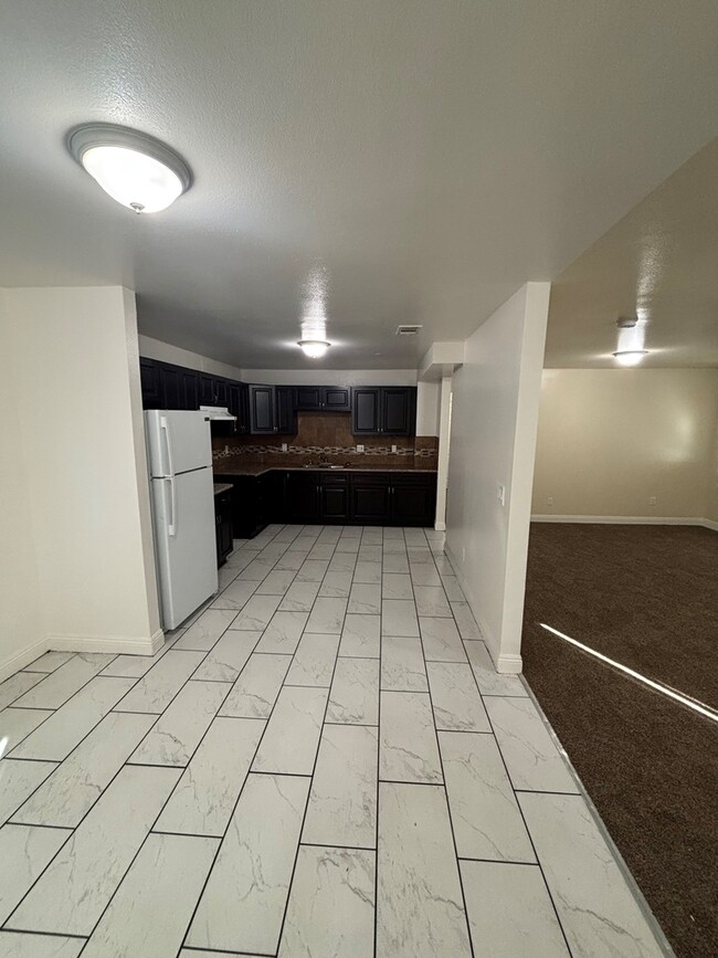 Photo - 139 E 110th St