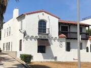 Photo - 1063 1/2 S Sycamore Ave Apartment Unit 10631/2
