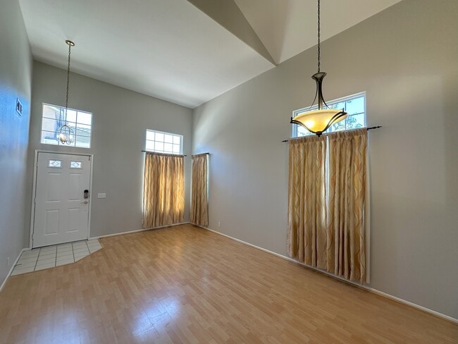 Photo - 237 Spurwood Ln