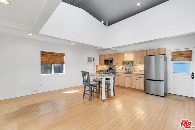 Photo - 6631 Colgate Ave