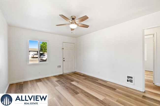 Photo - 452 S Shaffer St Unit 454