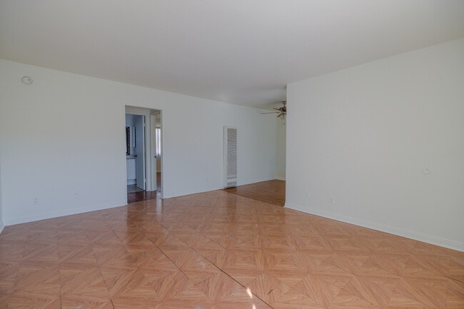 Photo - 8800 Cedros Ave Unit 221