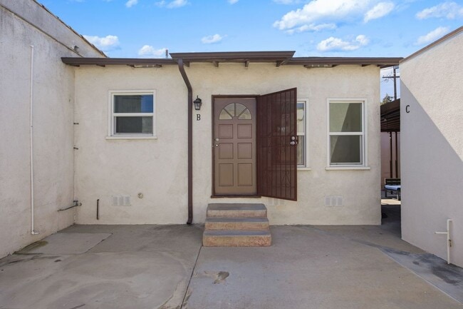 Building Photo - 2565 Kansas Ave
