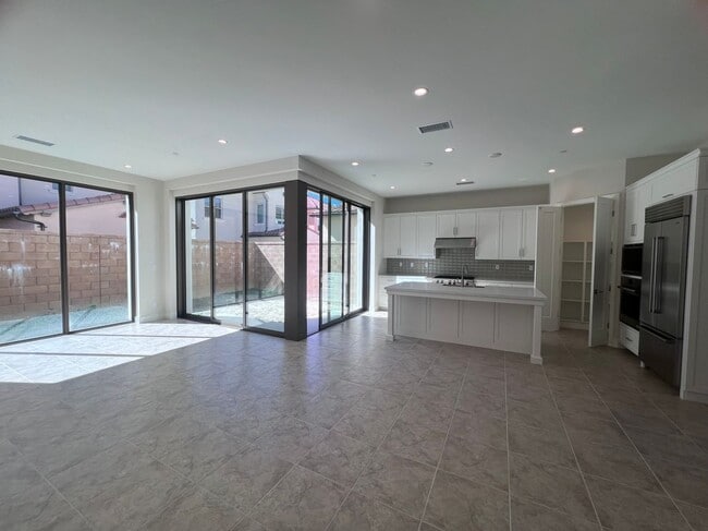 Photo - 128 Sugar Brush