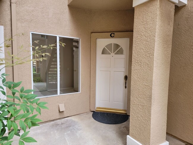 Building Photo - Creekside 1st Floor Condo