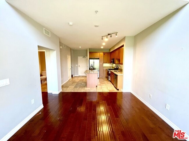 Photo - 629 Traction Ave Unit 238