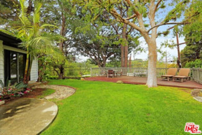 Building Photo - 8049 Briar Summit Dr Rental