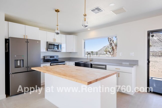 Modern Comfort in Scenic Landers - Modern Comfort in Scenic Landers House