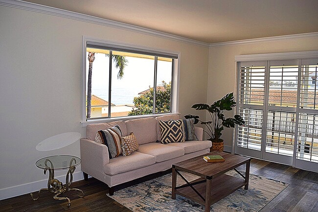 Living Room with Ocean View - Sea Cliff Apartments