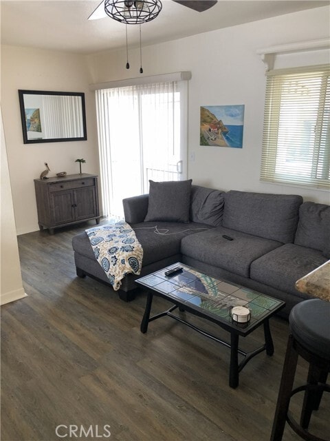 Photo - 318 Metropole Ave