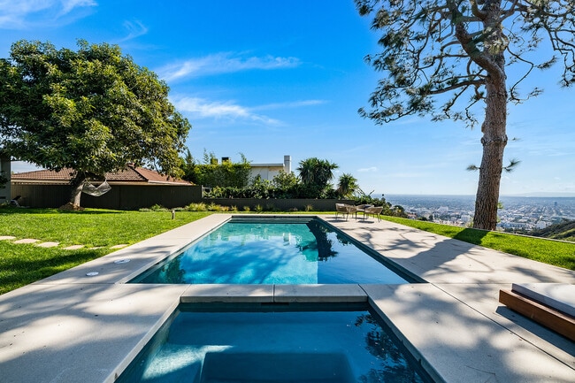 Photo - 2431 Carman Crest Dr