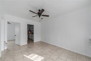Photo - 1127 E 67th St Townhome