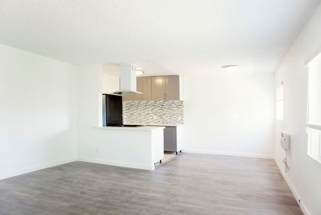 Photo - Carlyle Apartments