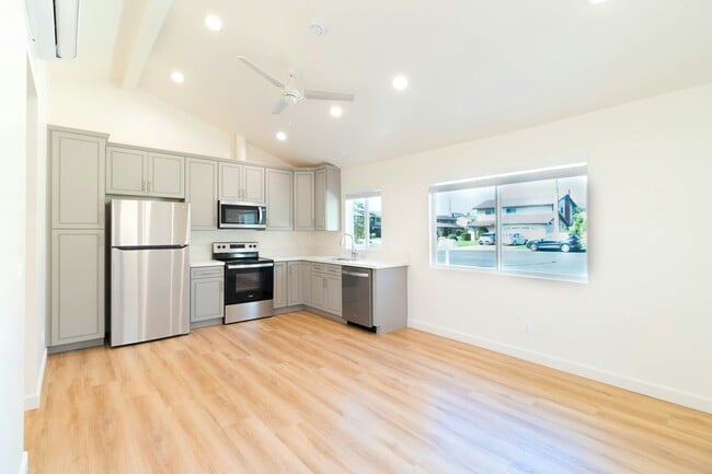 Photo - 8326 Beckford Ave