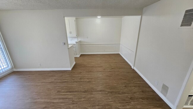 Photo - 3945 Stevely Ave Unit 19