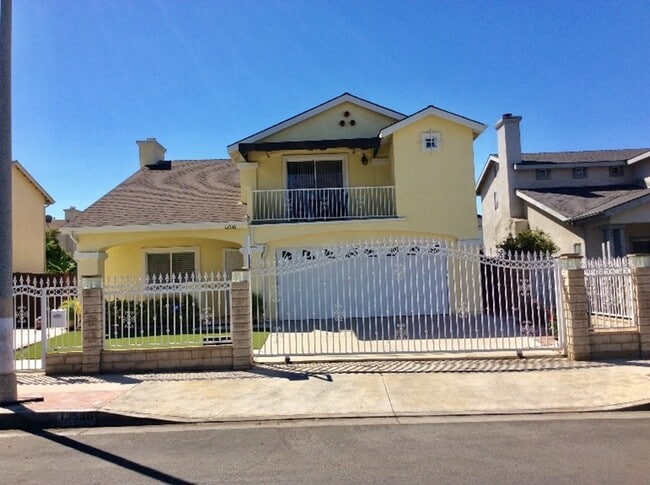 Building Photo - 13536 Wentworth St Rental