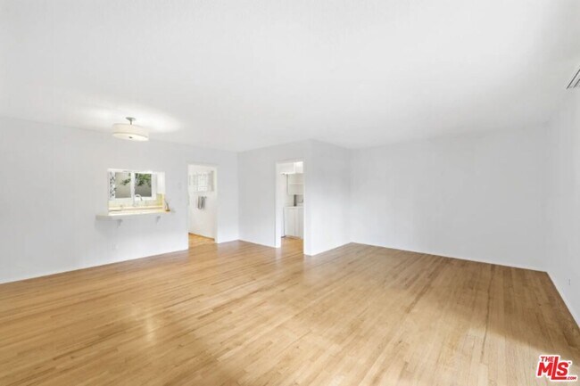 Photo - 1570 Via Capri Unit 2