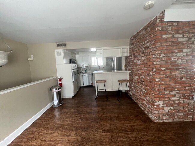 Photo - 111 19th St