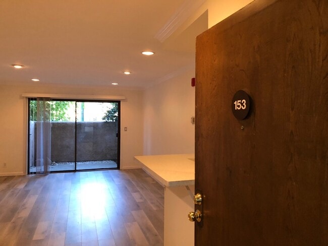 Amazing 1BD/1BA Condo in Prime Woodland Hi... - Amazing 1BD/1BA Condo in Prime Woodland Hi...