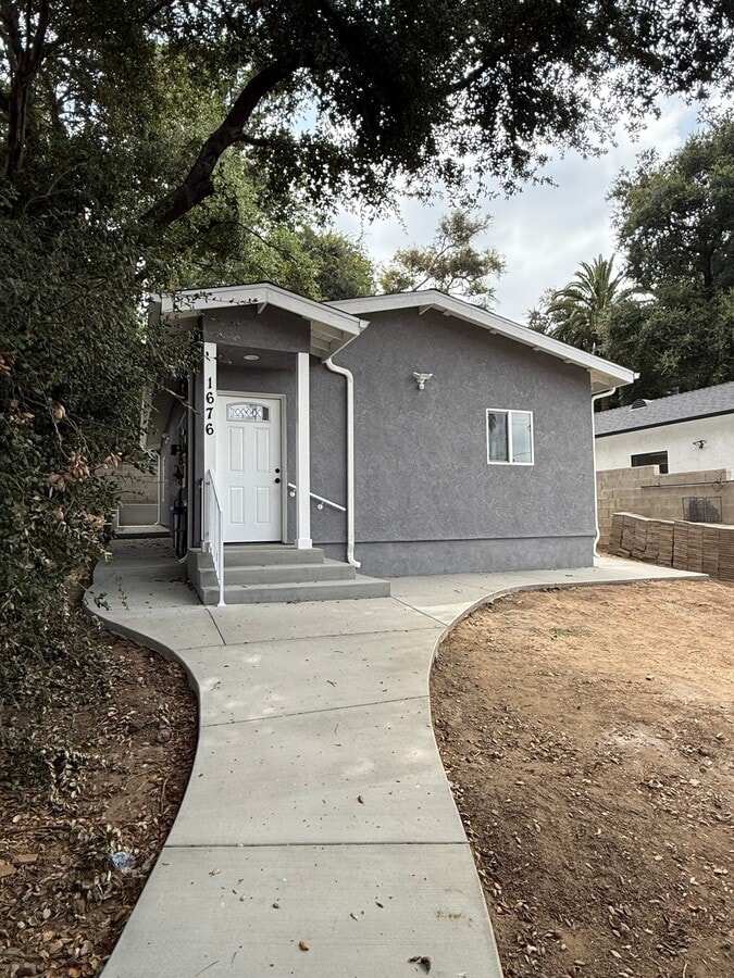 Photo - 1676 Glen Ave