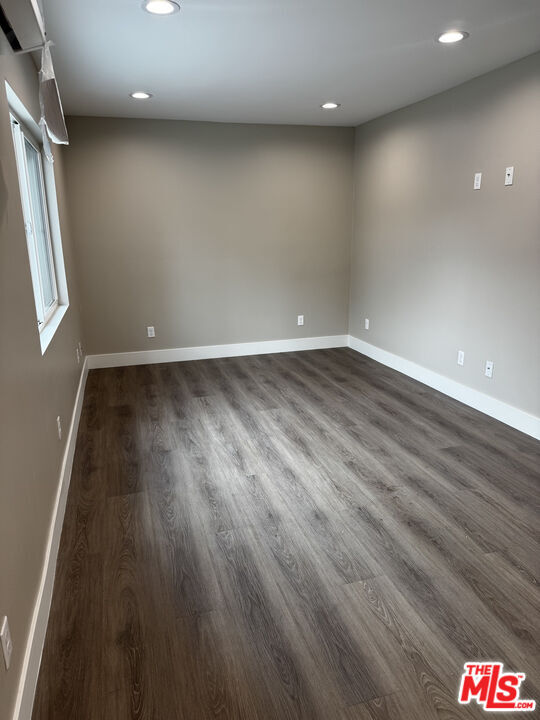 Photo - 731 E 33rd St Unit 733