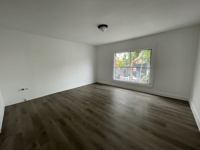 Photo - Mehdyzadeh Mehdyzadeh Mehdyzadeh Unit Apartment 1
