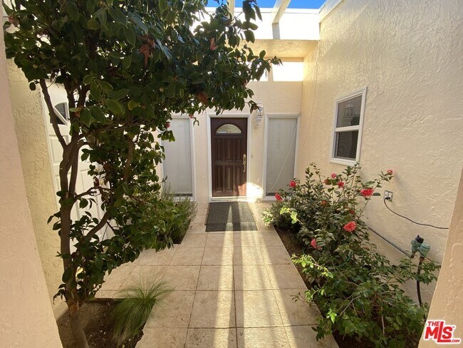 Photo - 3900 Castlerock Rd