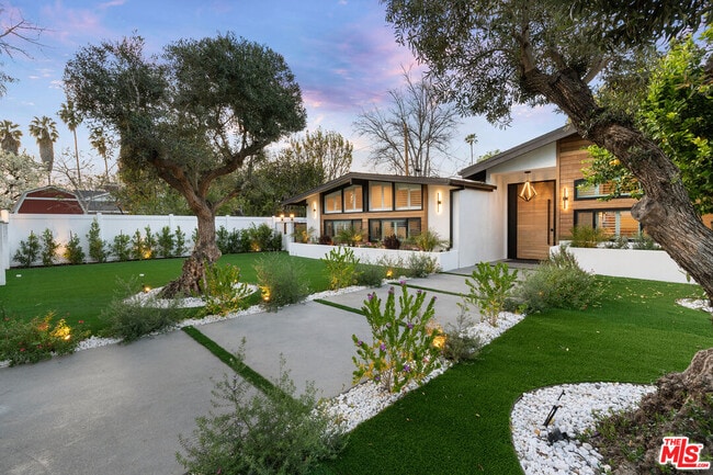 Photo - 23283 Erwin St