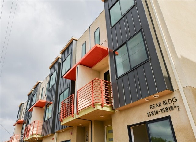 Building Photo - 15826 S Vermont Ave Rental