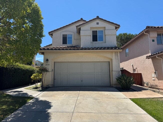Rent a Beautiful Home Backing the Golf Cou... - Rent a Beautiful Home Backing the Golf Cou...