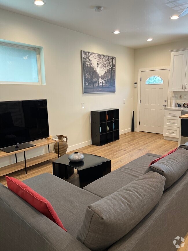 Building Photo - 9107 David Ave Unit 9107 David Ave Rental