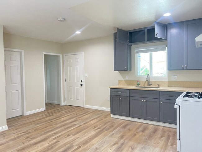 Photo - 3934 2nd Ave Unit 3934 12
